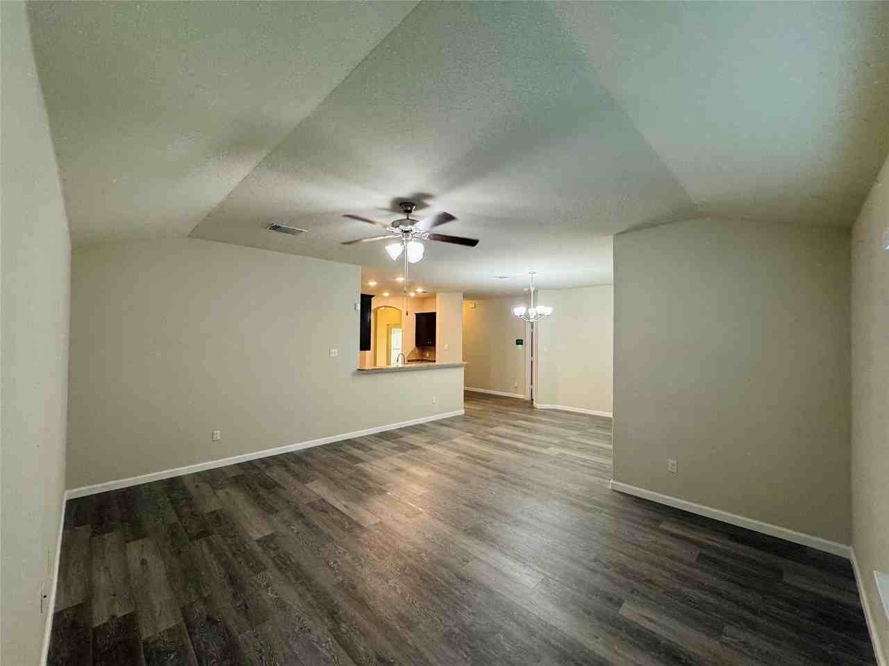 3020 Skinner Dr - Photo 6 of 15
