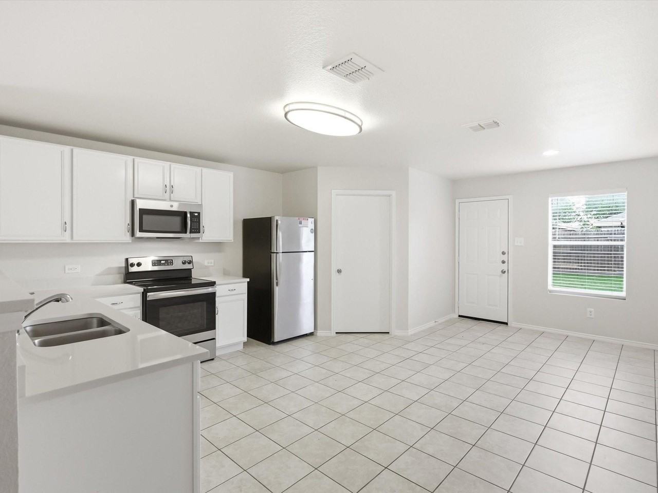 1132 Boxwood Dr - Photo 6 of 25