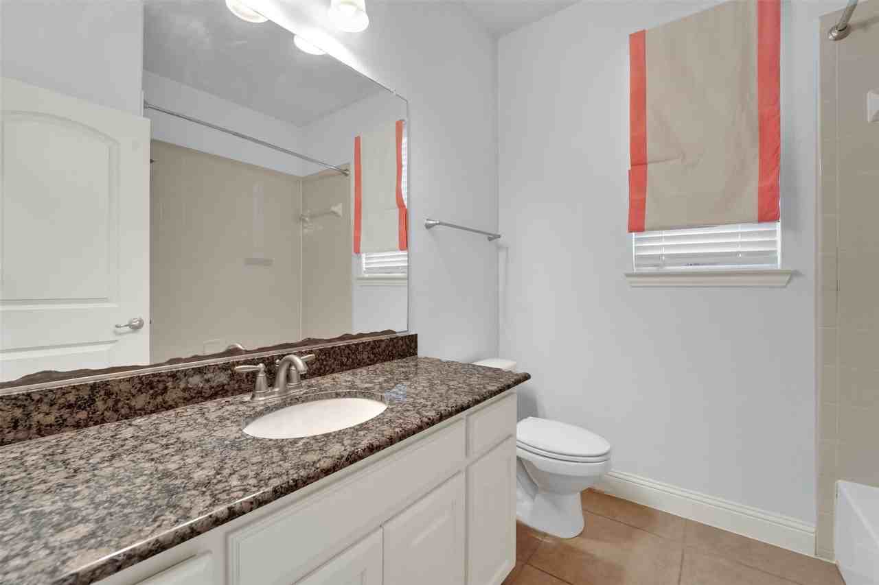 444 Wildwood Dr - Photo 7 of 40