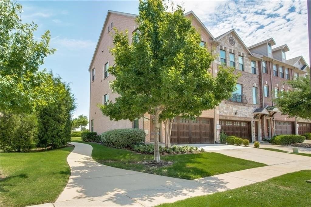 1531 Biltmore Ln - Photo 2 of 25