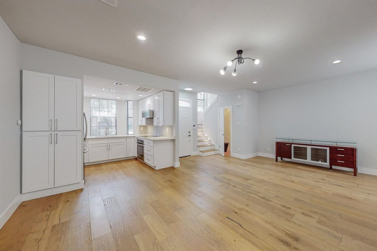 4307 Gilbert Ave #306 - Photo 6 of 34