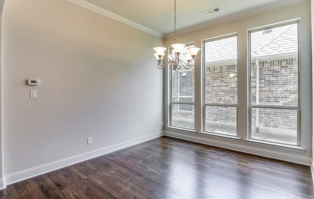 3021 Avondale - Photo 4 of 36