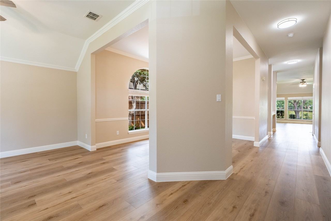 5716 Charleston Dr - Photo 4 of 32