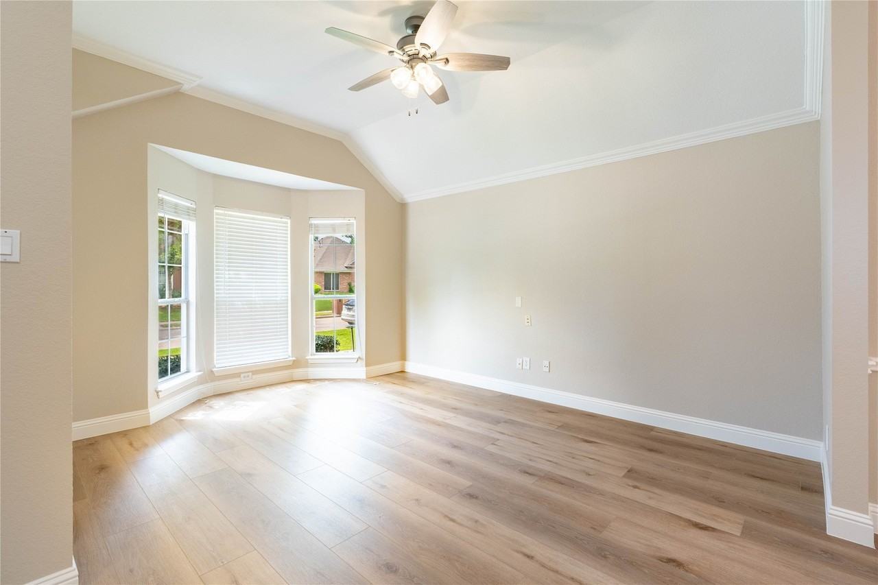 5716 Charleston Dr - Photo 5 of 32