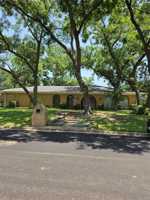 featured image of 2517 Nantucket Dr