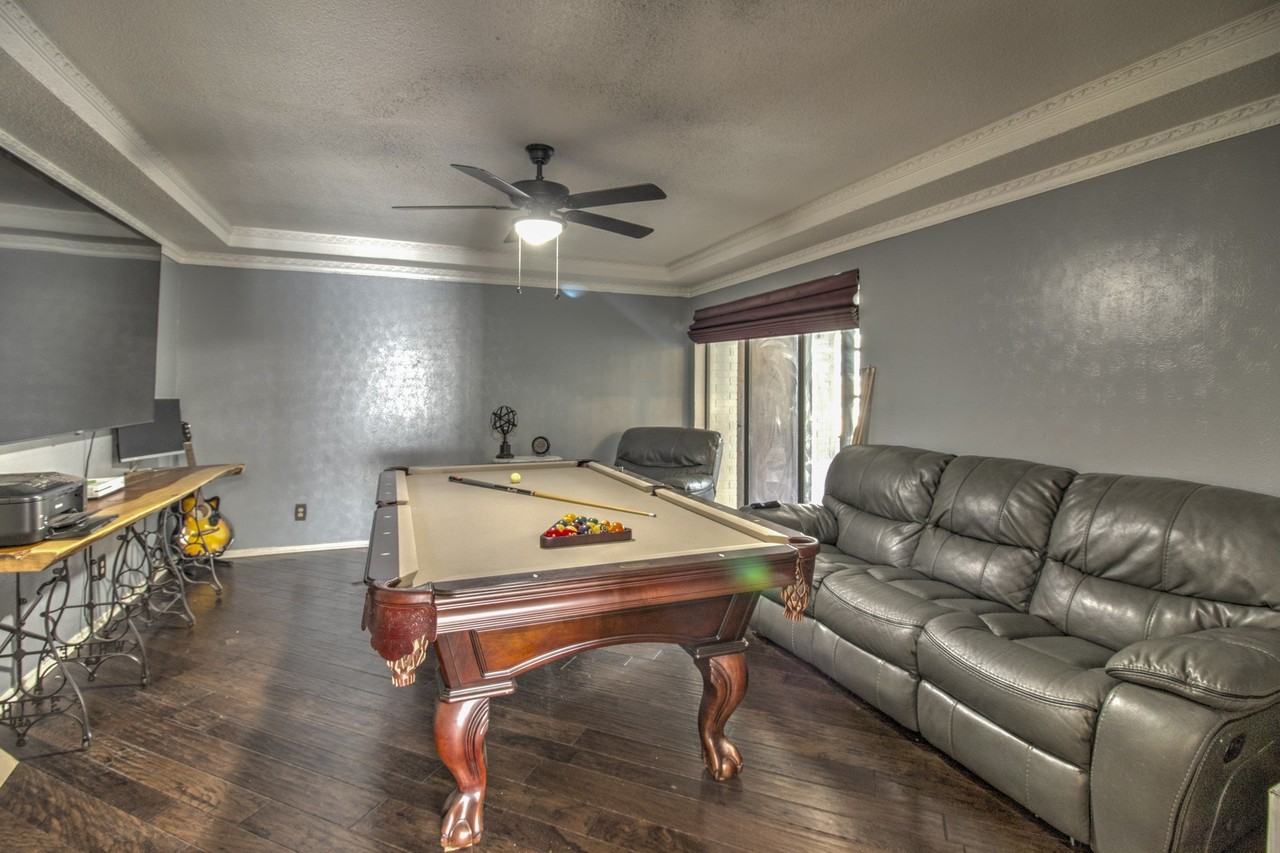2517 Nantucket Dr - Photo 6 of 38