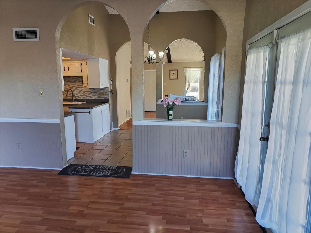2513 Crown Cir - Photo 7 of 25