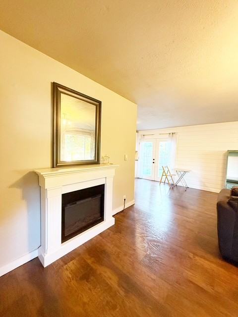 144 Broad St W #1 - Photo 3 of 21