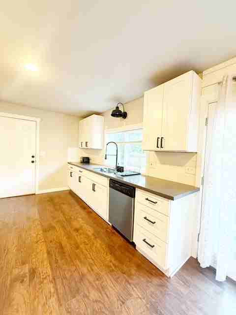144 Broad St W #1 - Photo 7 of 21