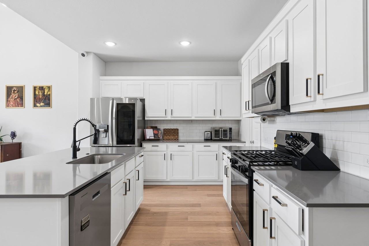 2123 Pedigree Ln - Photo 6 of 34