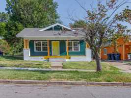 featured image of 1723 W Park Pl #1