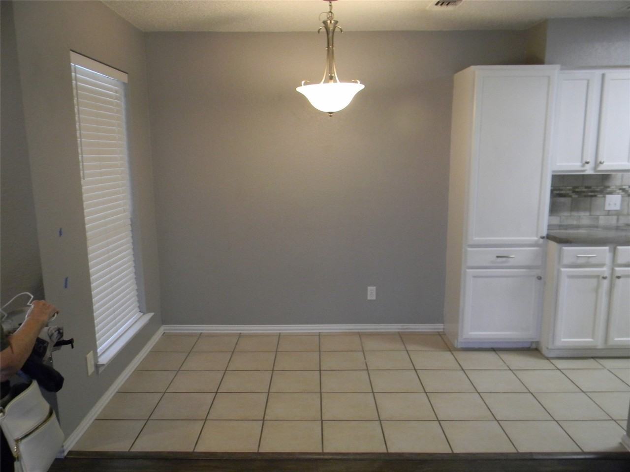7024 Crosstimbers Ln - Photo 5 of 15