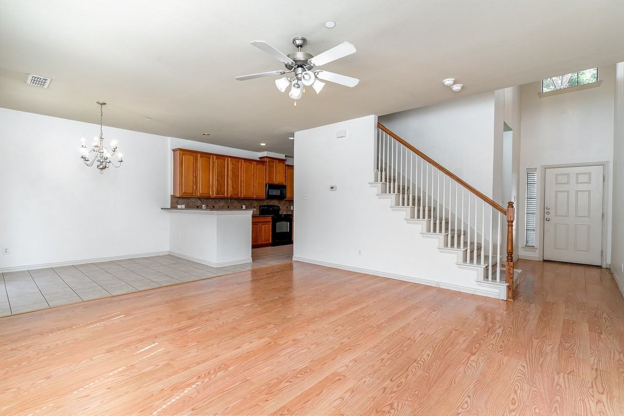 7909 Eddie Dr - Photo 6 of 26