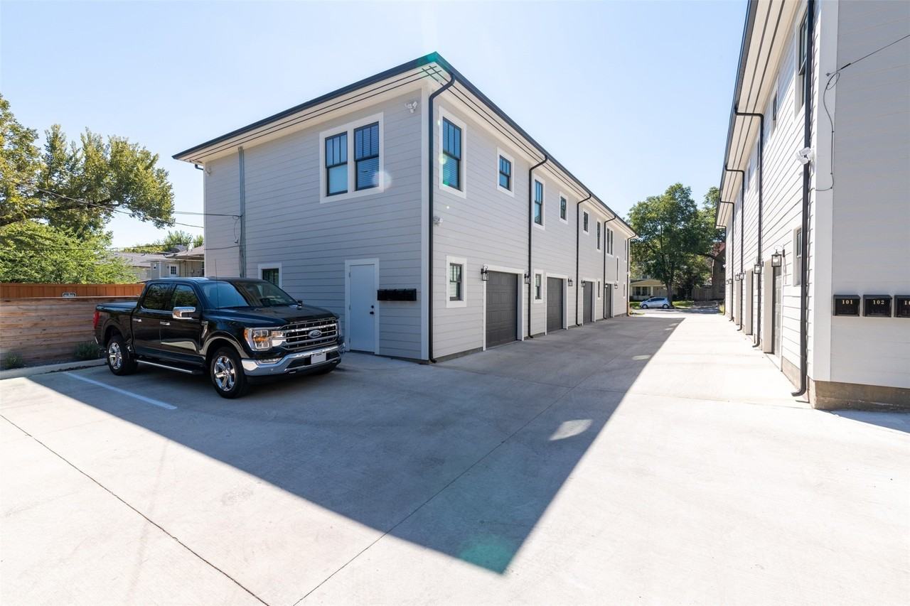 1139 Kings Hwy #102 - Photo 4 of 17