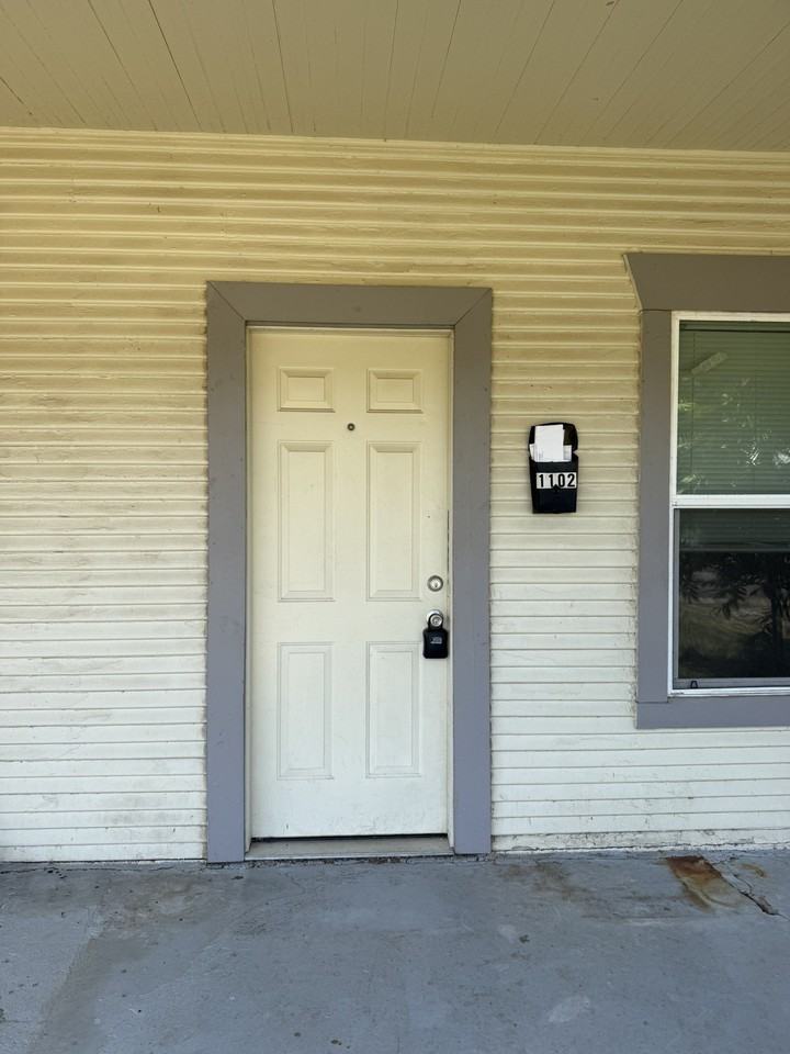 1104 E Richmond Ave #1102 - Photo 2 of 13