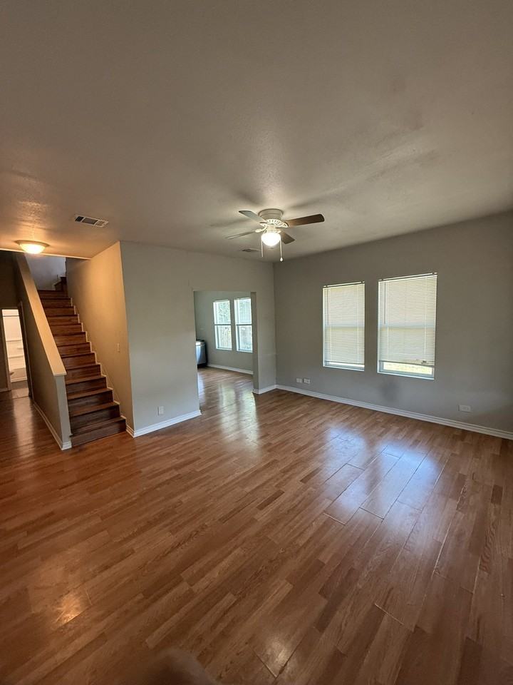 1104 E Richmond Ave #1102 - Photo 3 of 13