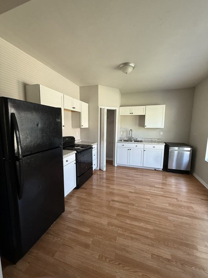 1104 E Richmond Ave #1102 - Photo 4 of 13