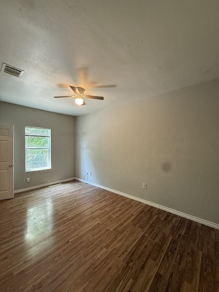 1104 E Richmond Ave #1102 - Photo 7 of 13
