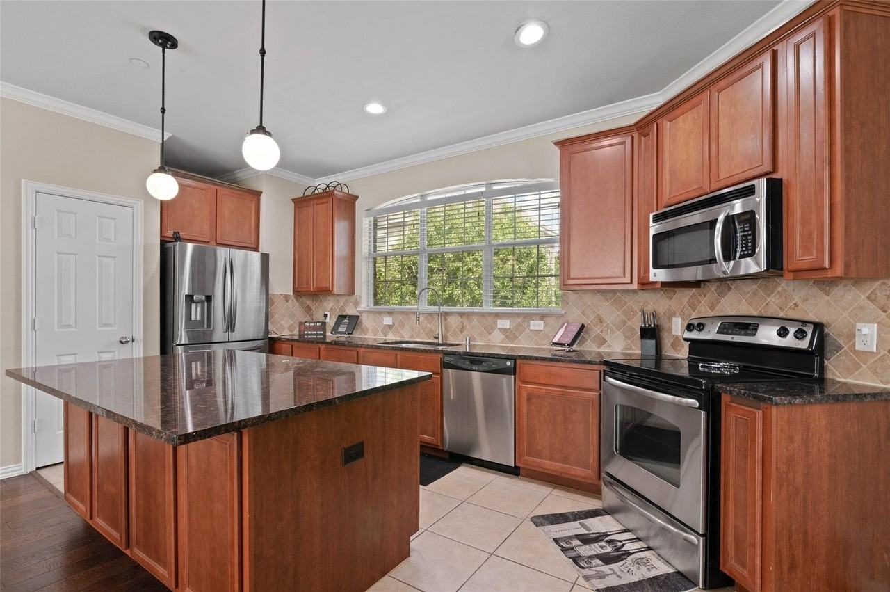 2700 Club Ridge Dr #17 - Photo 7 of 21
