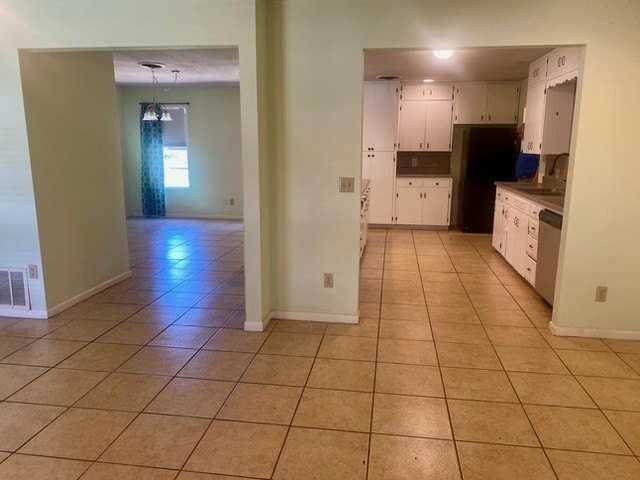 720 N West St - Photo 7 of 27