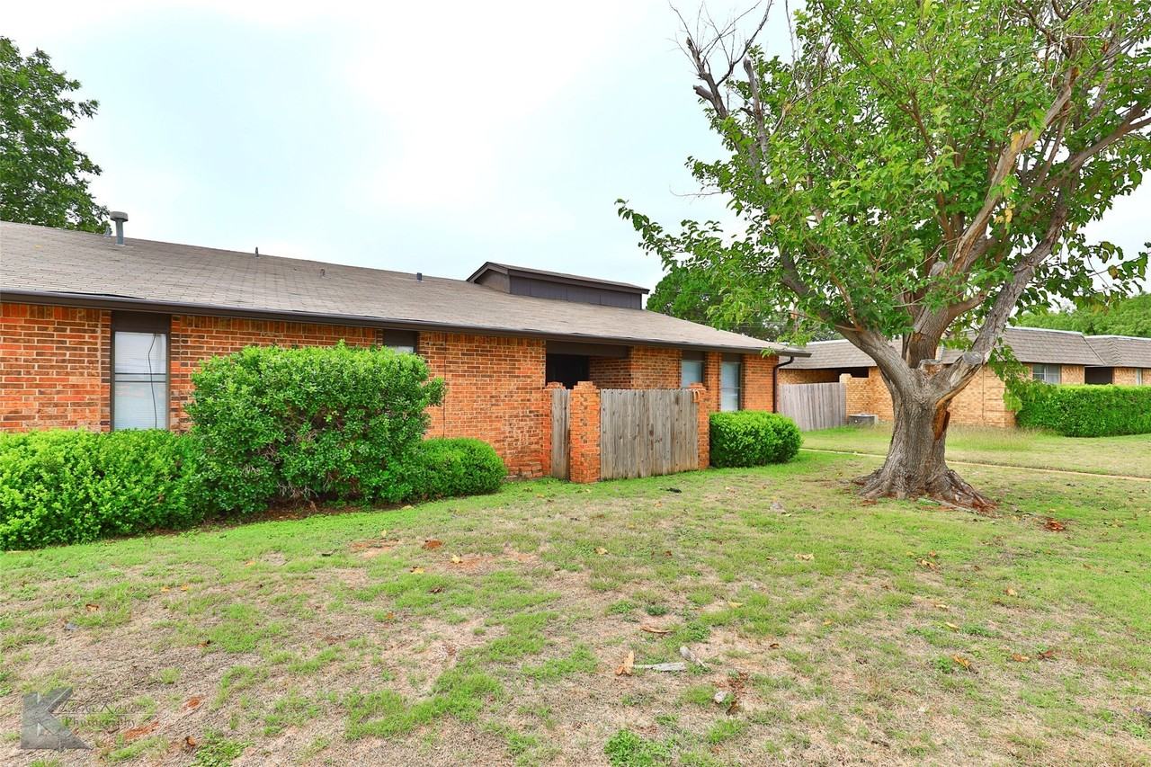 3117 Button Willow Ave #D - Photo 3 of 40