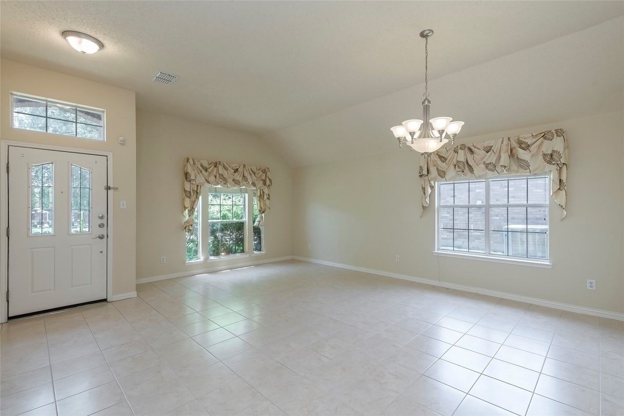 9906 Madison Dr - Photo 4 of 26