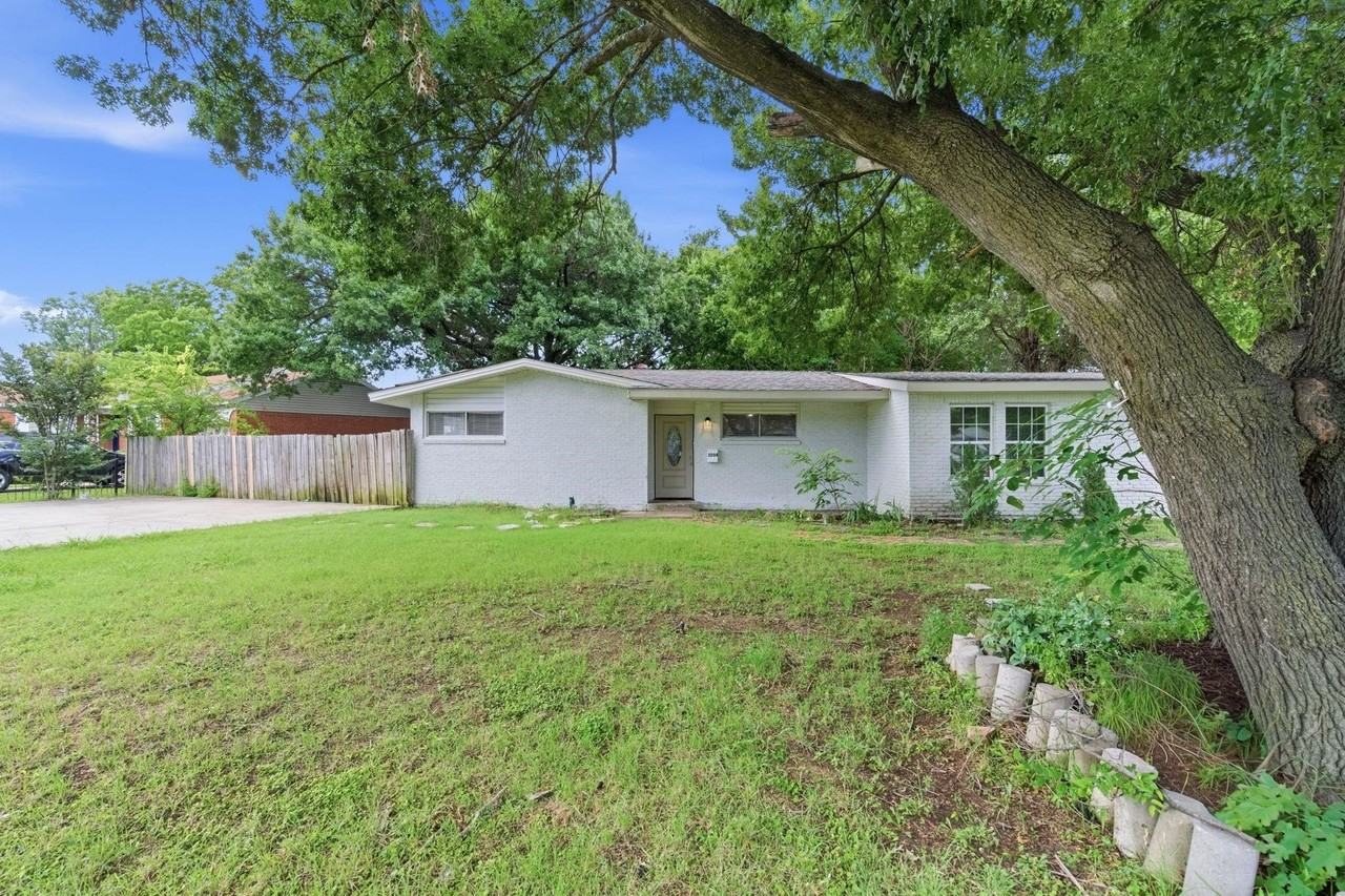 2204 Dunloe Ave - Photo 3 of 27