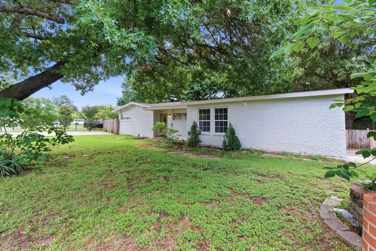 2204 Dunloe Ave - Photo 4 of 27