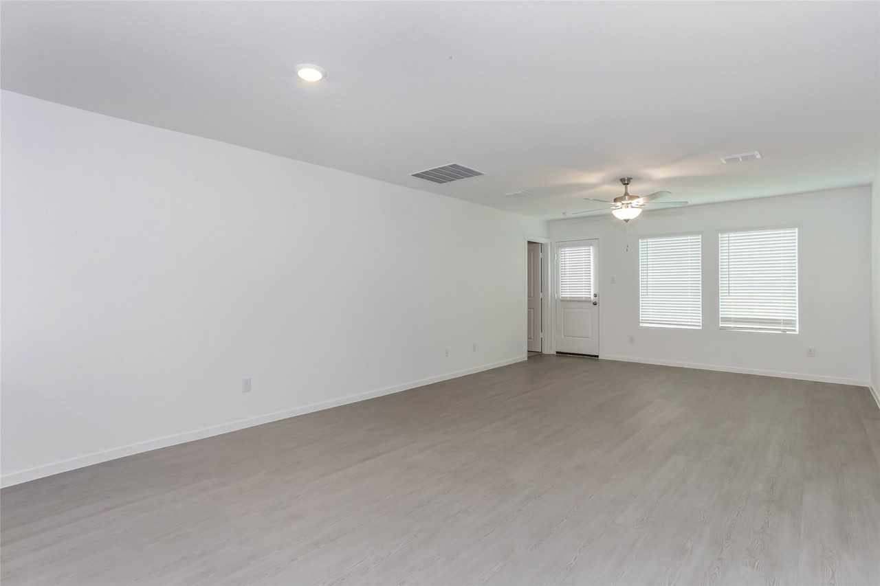 15216 Grappling Irons Ln - Photo 6 of 25