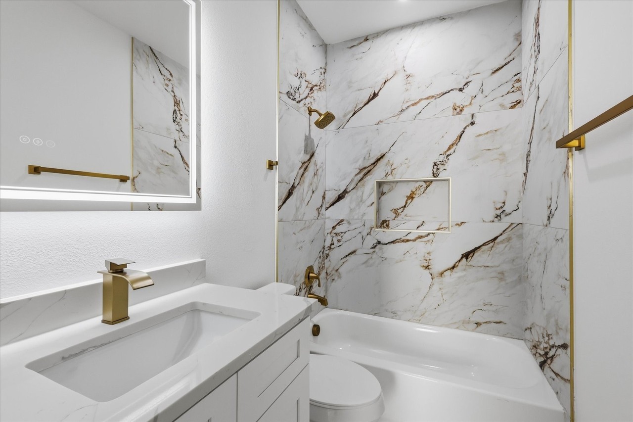 7207 Mohawk Dr #303 - Photo 7 of 25