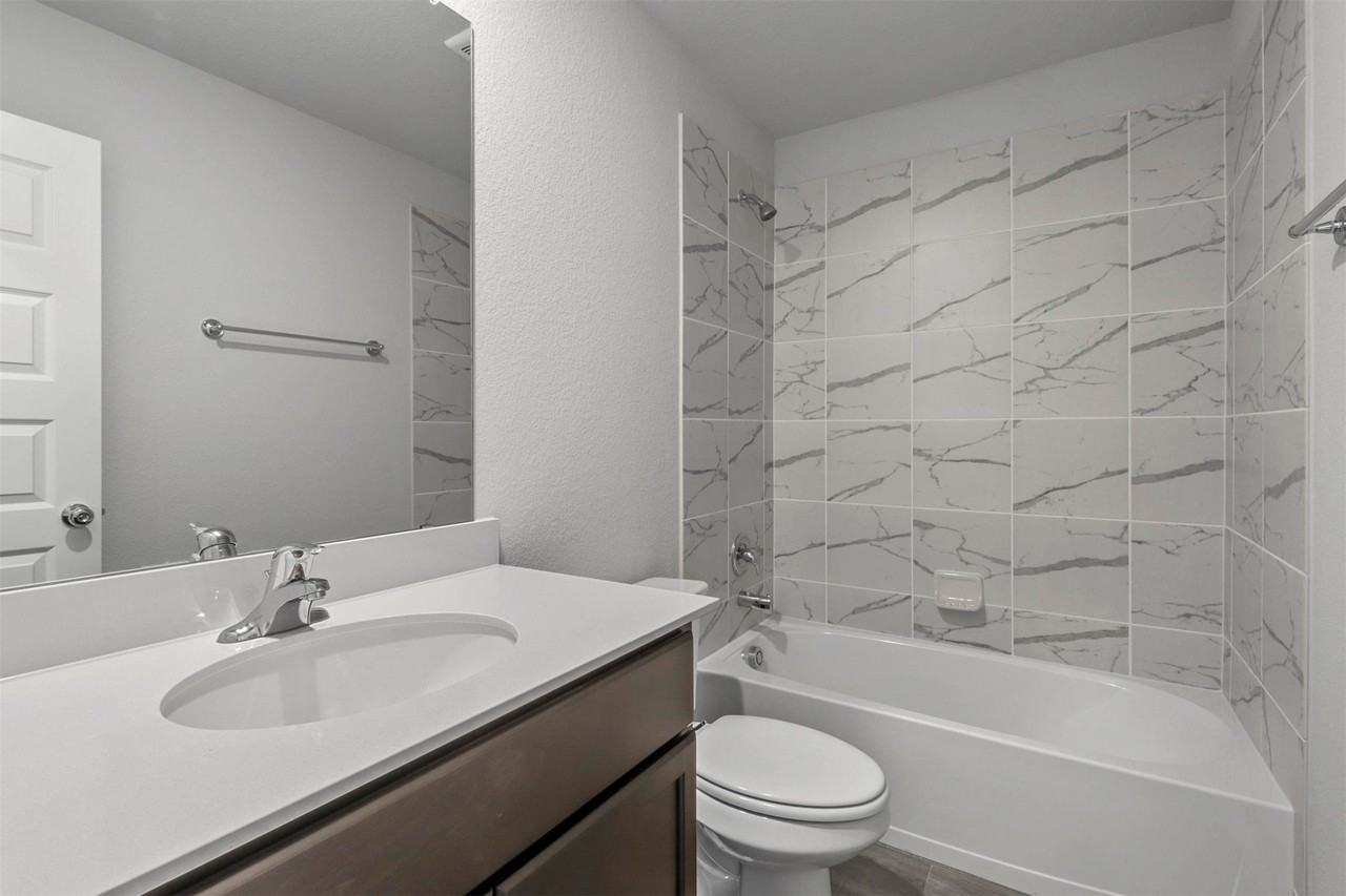 2755 Rambling Rd - Photo 7 of 15