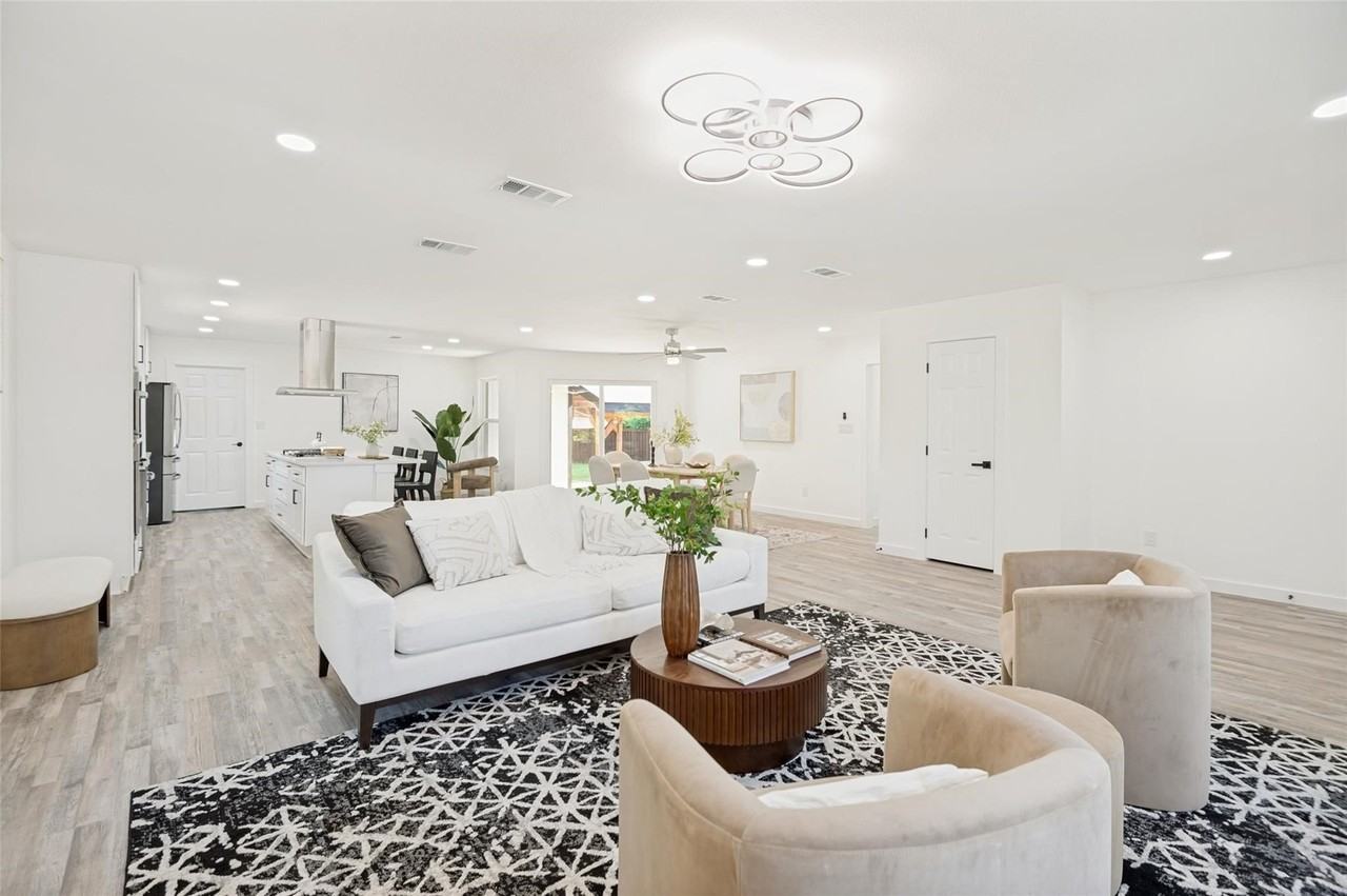 6329 E Lovers Ln - Photo 4 of 25