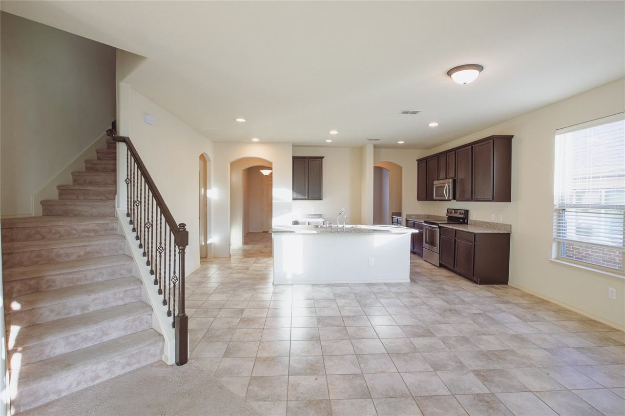 3416 Wavecrest Ln - Photo 2 of 33
