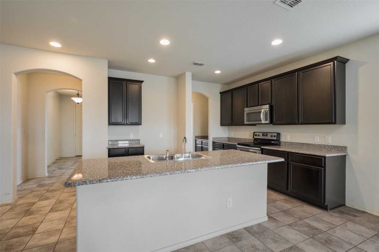 3416 Wavecrest Ln - Photo 5 of 33
