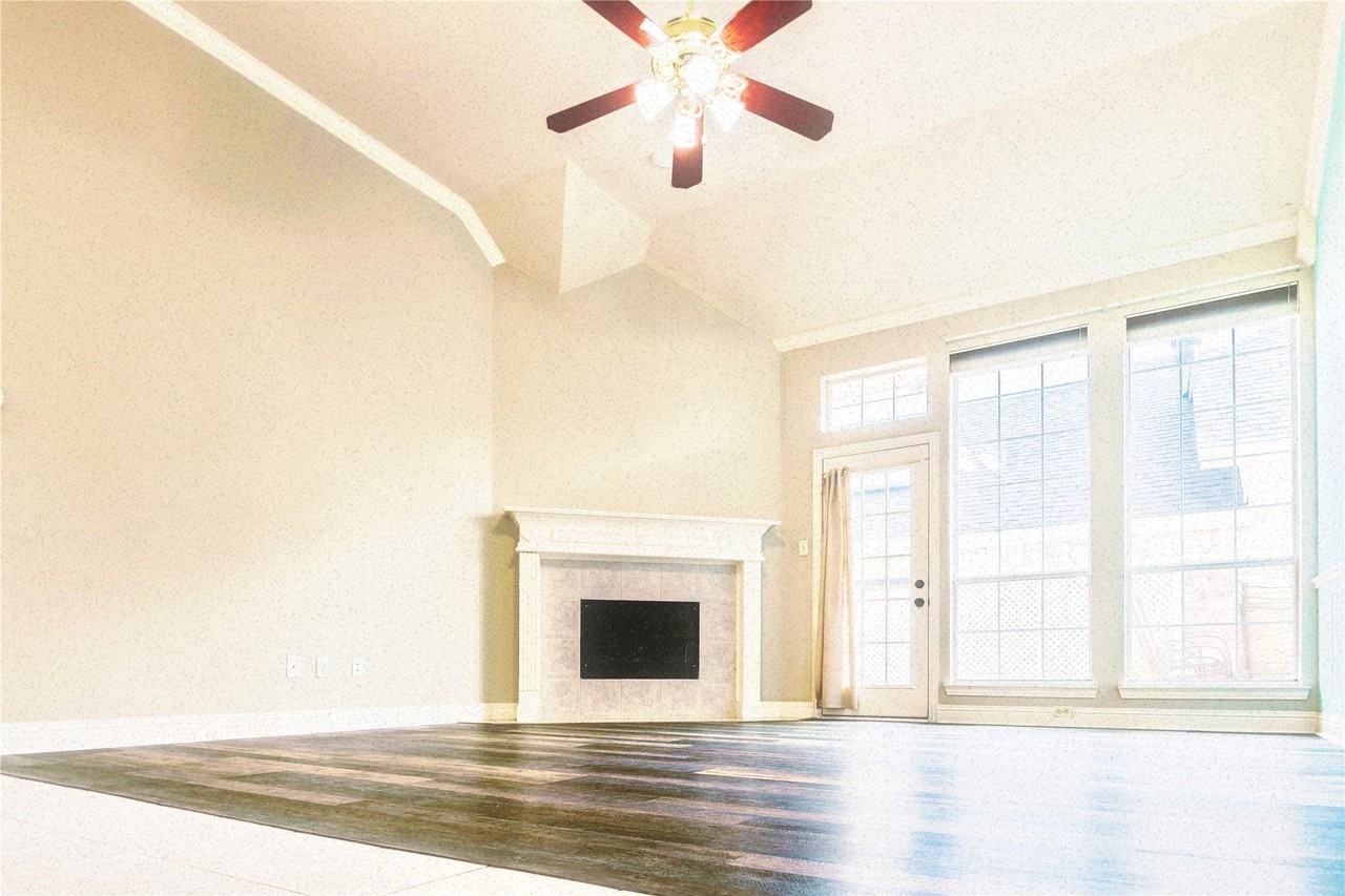 8017 Springmoss Dr - Photo 3 of 21