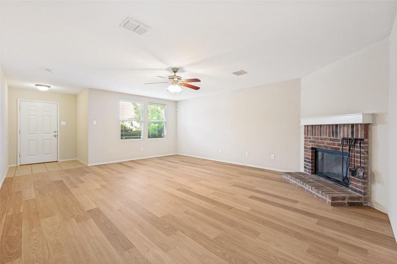 10756 Keathley Dr - Photo 2 of 26