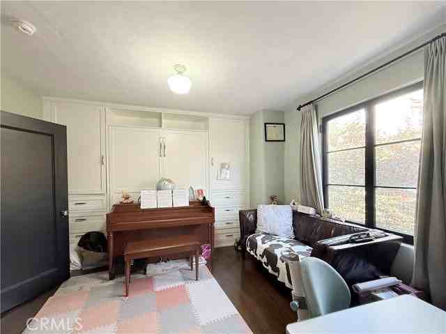580 S Berkeley Ave - Photo 5 of 8