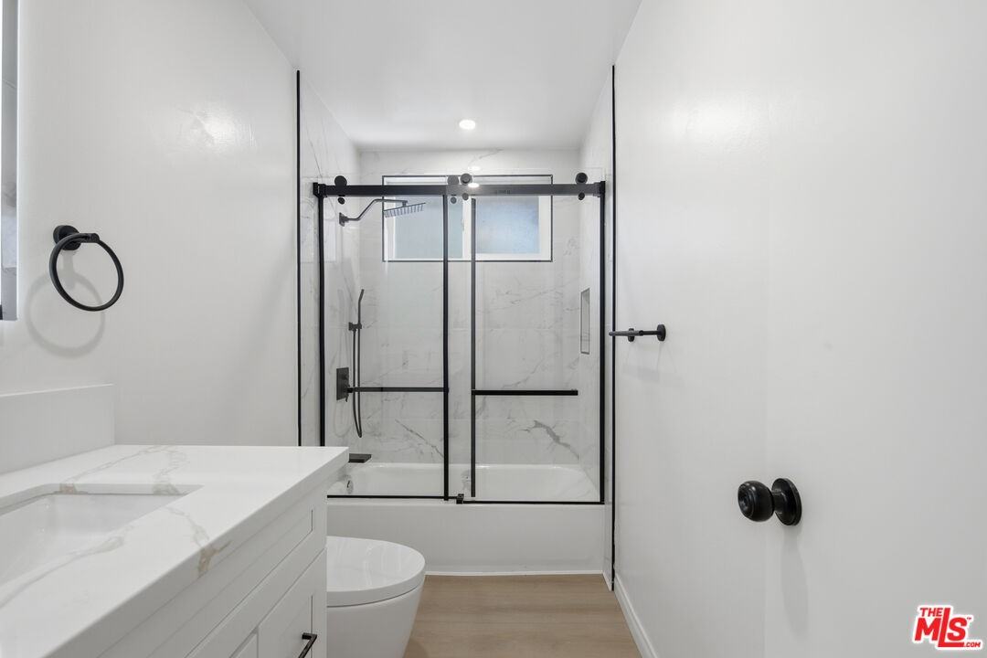 1832 N Summit Ave - Photo 6 of 8