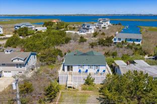 898 Dune Rd - Photo 1 of 1