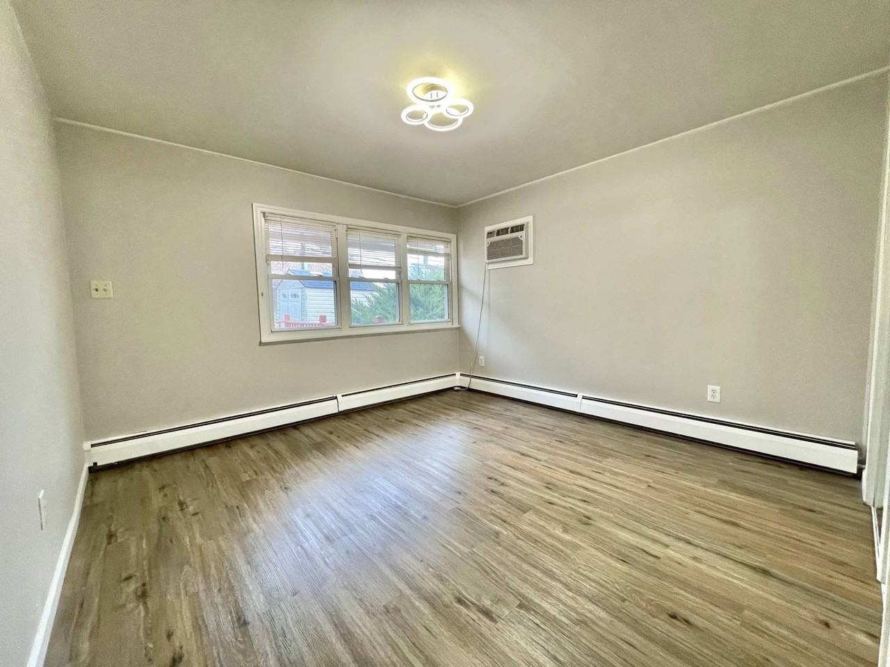 9 Arcadia Ln - Photo 3 of 9