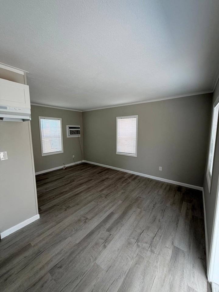 8 Cook St #08 - Photo 3 of 11