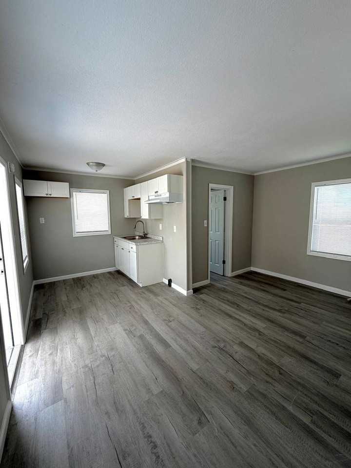 8 Cook St #08 - Photo 5 of 11