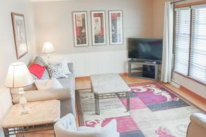 featured image of 122 S Peters Ave #122