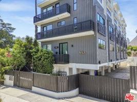 featured image of 1447 N Martel Ave #4