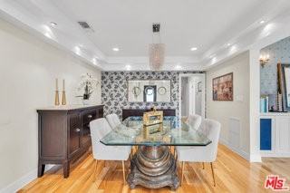 326 N Doheny Dr - Photo 6 of 8
