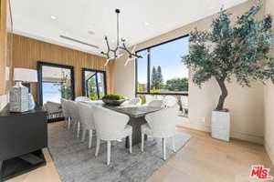 featured image of 12119 Travis St