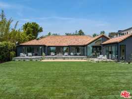 featured image of 992 Napoli Dr