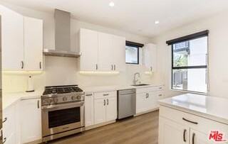 538 Vernon Ave - Photo 4 of 8