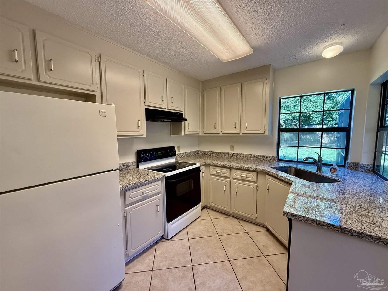 1516 Portside Dr - Photo 7 of 33