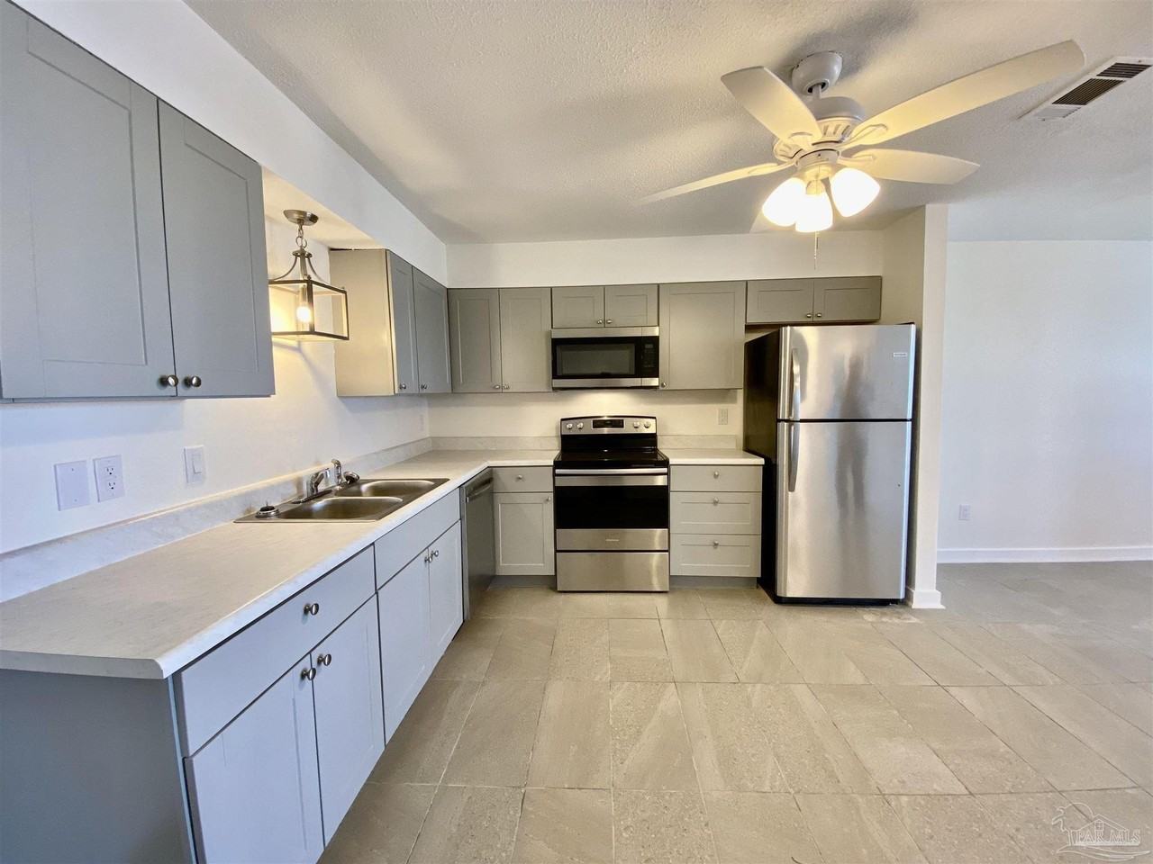 9557 Lillian Hwy - Photo 3 of 15